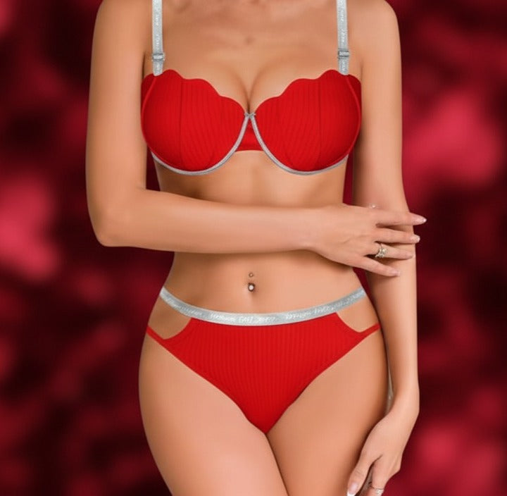 Comfort Scallop Push-Up Bra and Cutout Lingerie Set
